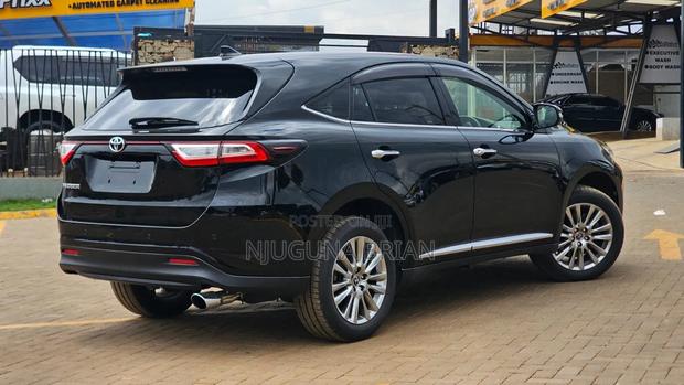 Toyota Harrier 2.0 2019 Black