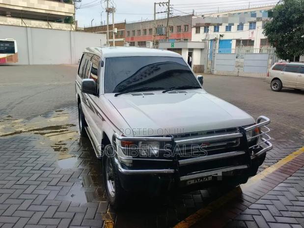Mitsubishi Pajero 2008 White