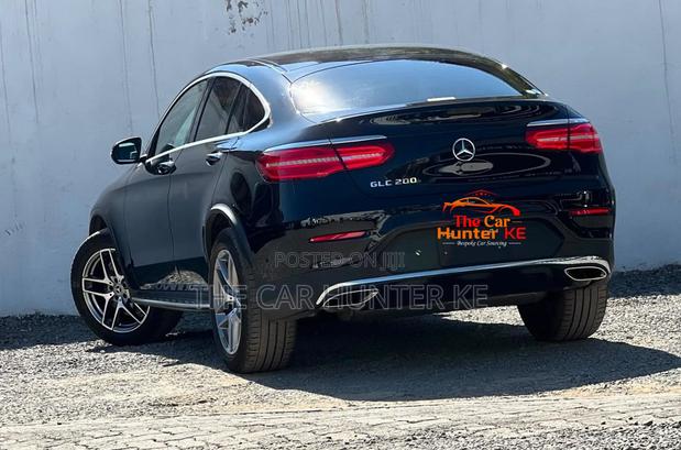 Mercedes-Benz 200 2019 Black