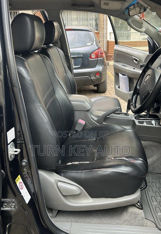 Toyota Hilux 2011 Black