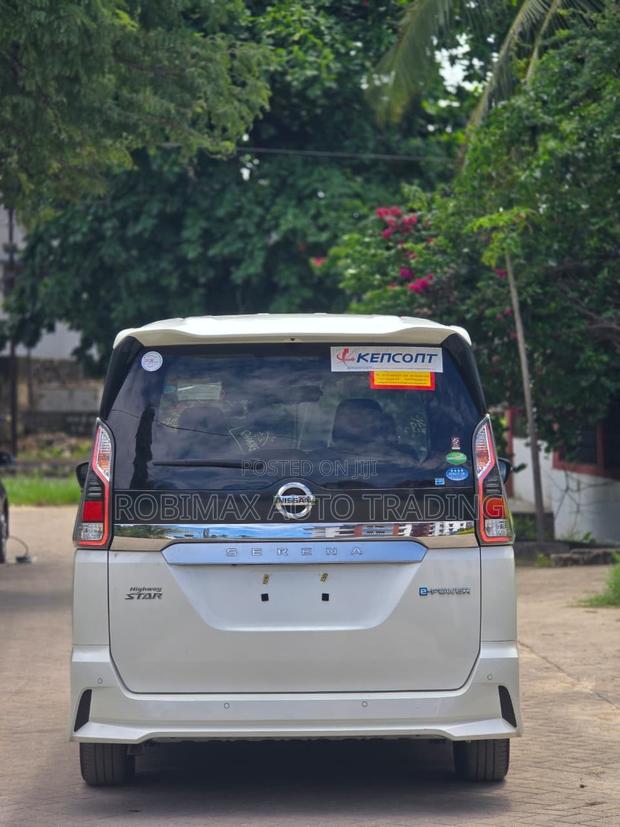 Nissan Serena 2019 White