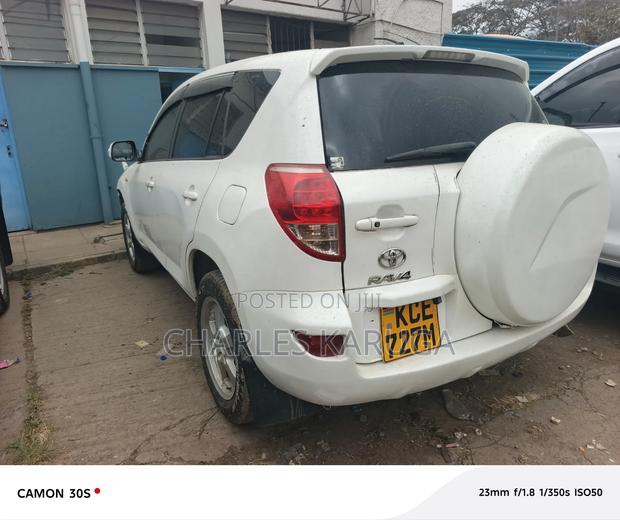 Toyota RAV4 2008 White