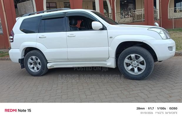 Toyota Land Cruiser 2007 White