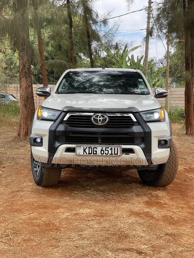 Toyota Hilux 2015 White