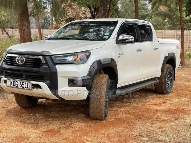 Toyota Hilux 2015 White