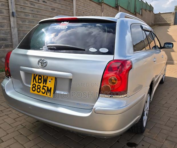 Toyota Avensis 2006 Silver