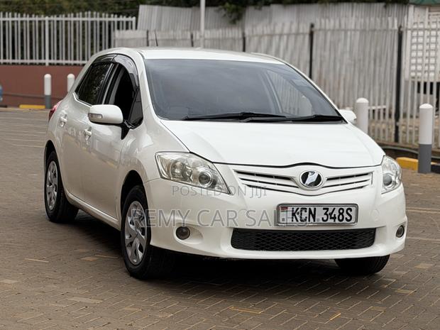Toyota Auris 2010 White