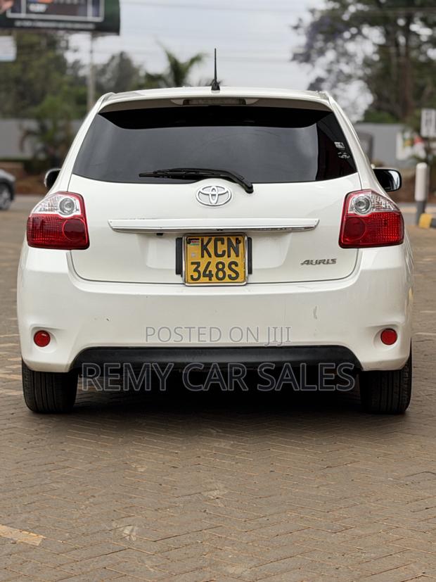 Toyota Auris 2010 White