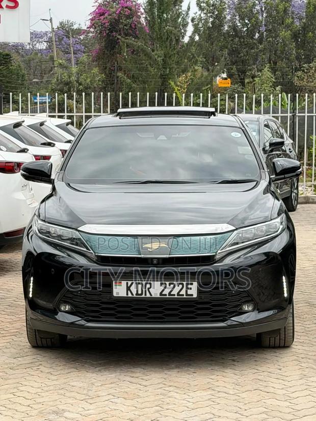 Toyota Harrier 2.0 2018 Black