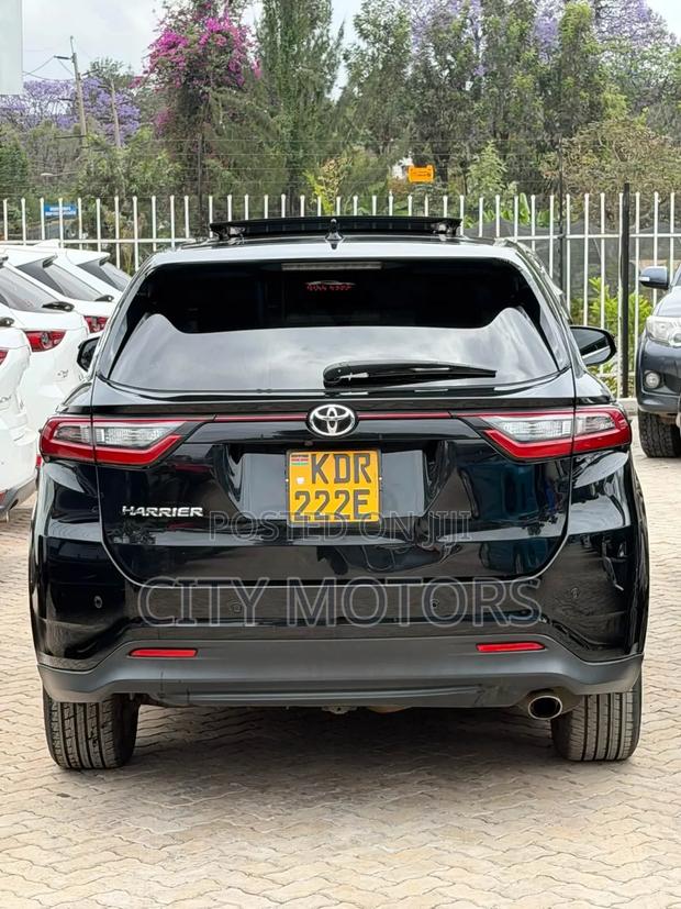 Toyota Harrier 2.0 2018 Black