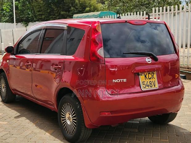Nissan Note 2011 Red
