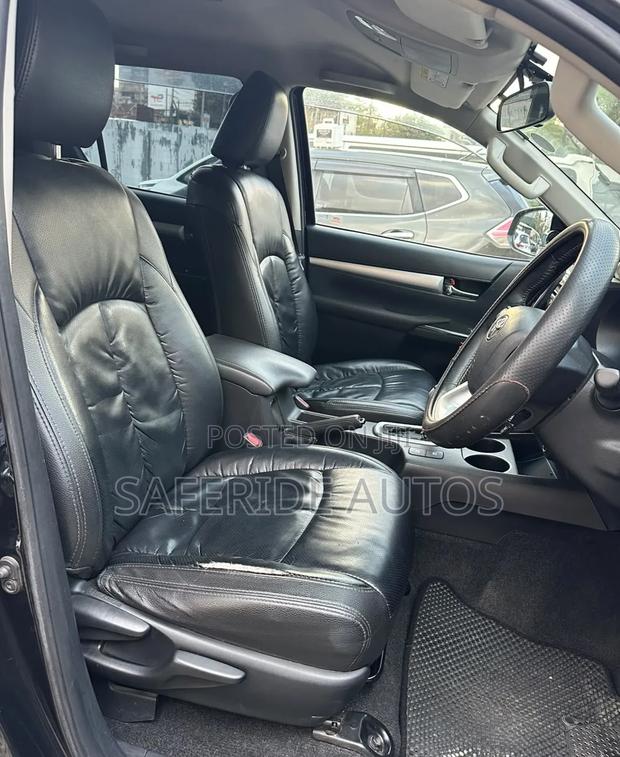 Toyota Hilux 2018 Black