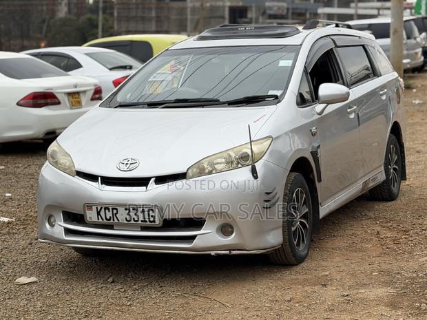 Toyota Wish 2011 Silver