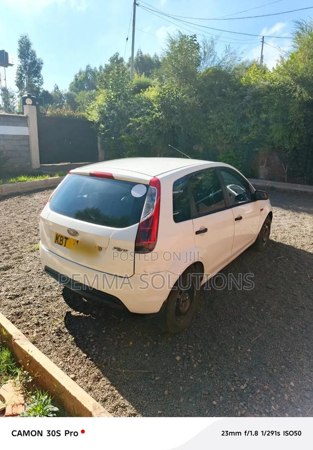 Ford Figo 2012 White