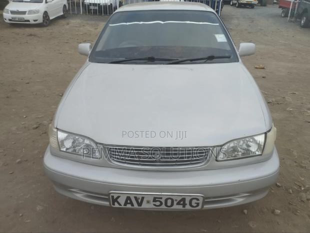 Toyota Corolla 1999 Silver