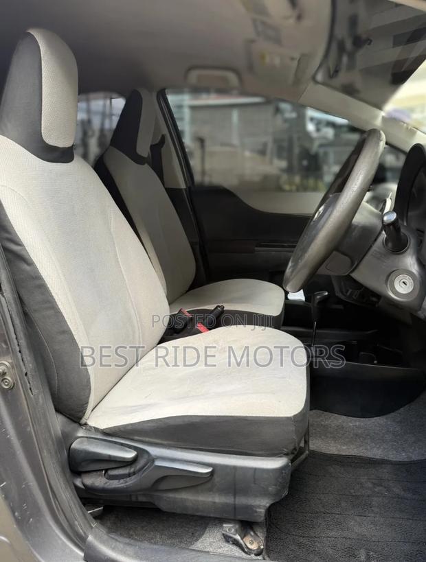 Toyota Vitz 1.0 FWD 5dr 2013 Gray