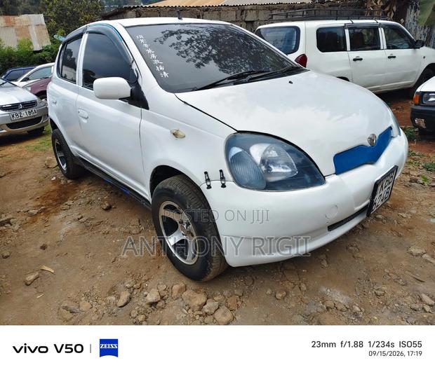 Toyota Vitz 1.3 FWD 5dr 2001 White