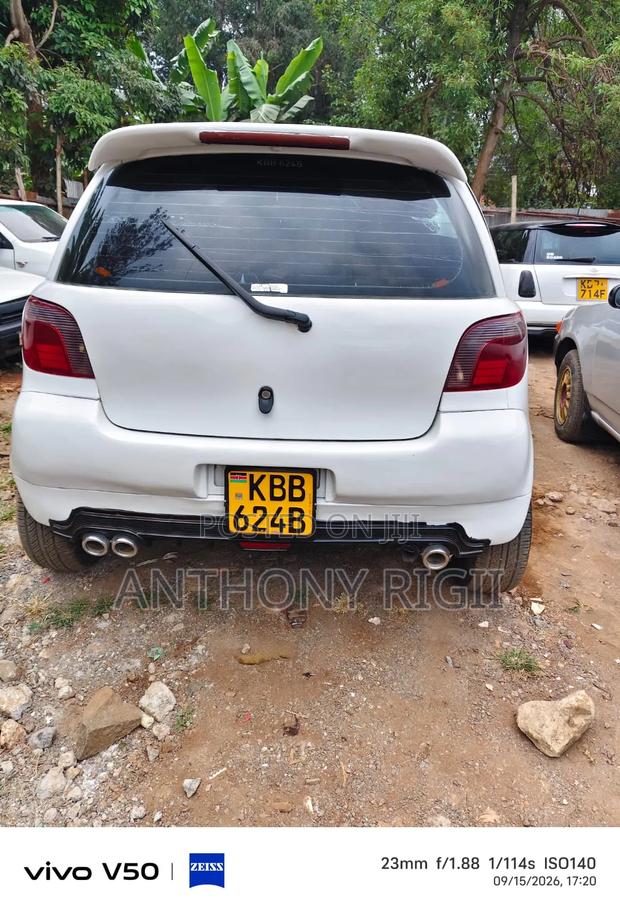 Toyota Vitz 1.3 FWD 5dr 2001 White