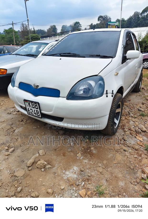 Toyota Vitz 1.3 FWD 5dr 2001 White