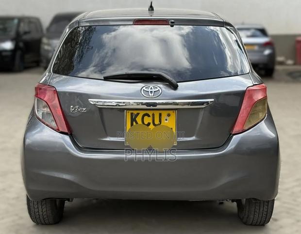 Toyota Vitz 2013 Gray