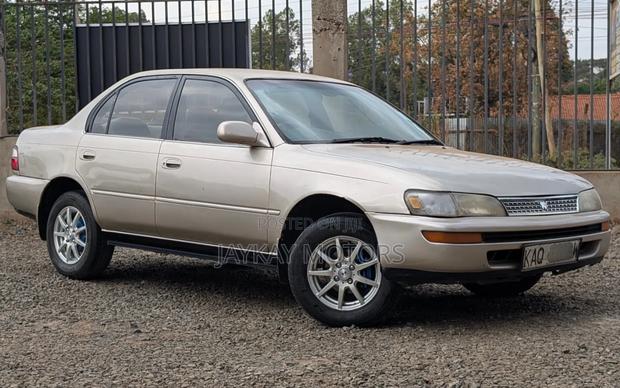 Toyota Corolla Sedan 1994 Gold