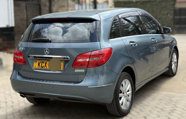 Mercedes-Benz B-Class 2012 Blue
