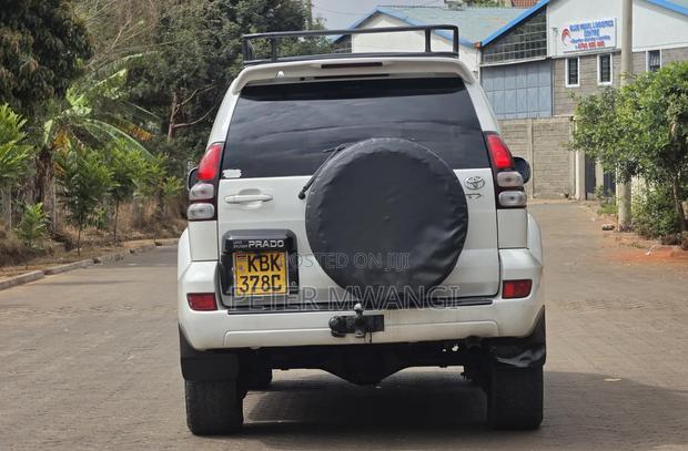 Toyota Land Cruiser Prado 2004 White