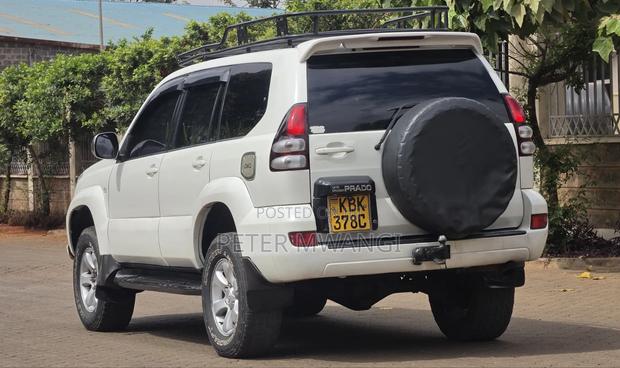 Toyota Land Cruiser Prado 2004 White