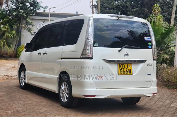 Nissan Serena 2016 White