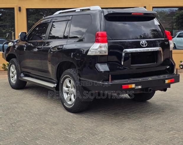 Toyota Land Cruiser Prado 2013 Black