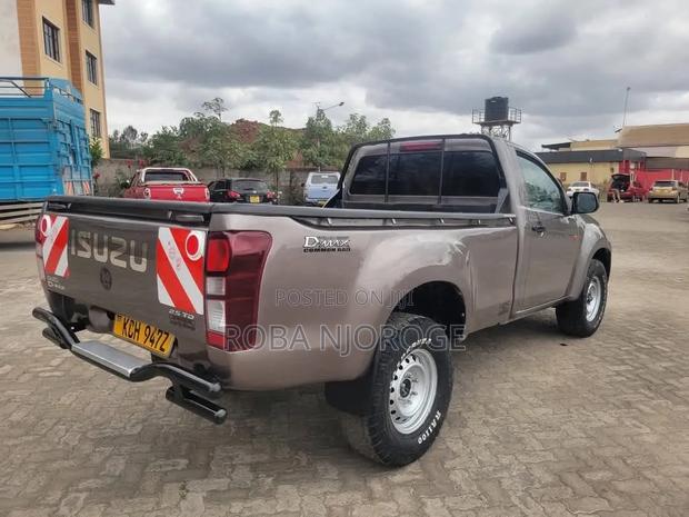 Isuzu D-MAX 2016 Gold