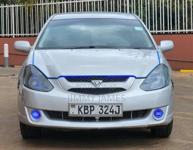 Toyota Caldina 2005 Silver