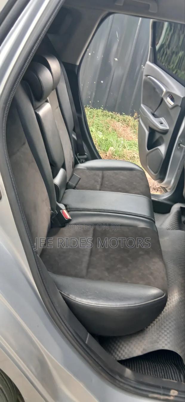 Honda Fit Shuttle 2017 Silver