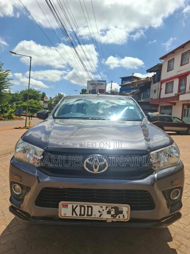 Toyota Hilux Revo Double Cab Deisel 2.4 AWD 2021 Black