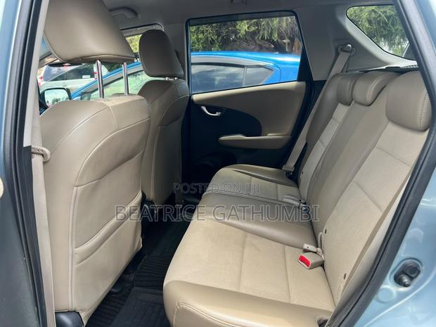Honda Fit Shuttle 1.3 Hybrid 2WD 2012 Blue