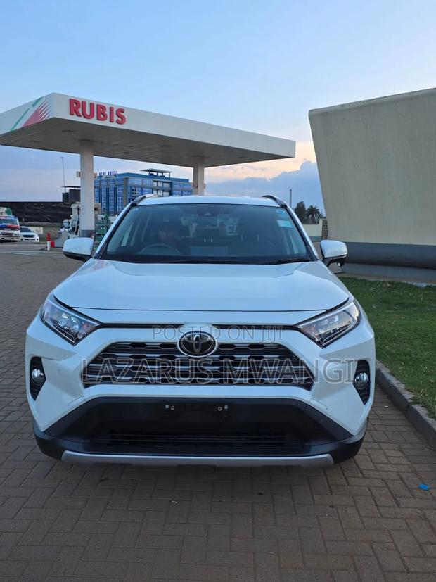 Toyota RAV4 2020 White
