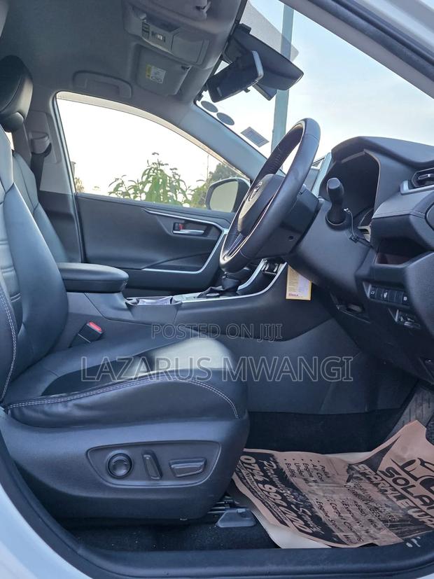 Toyota RAV4 2020 White