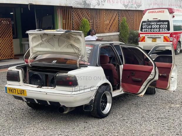 Toyota Corolla 1997 White