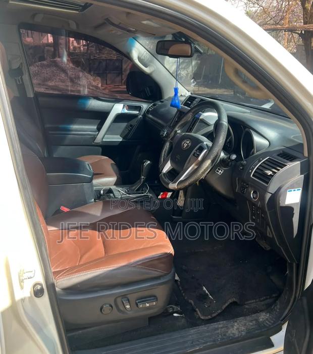 Toyota Land Cruiser Prado 2016