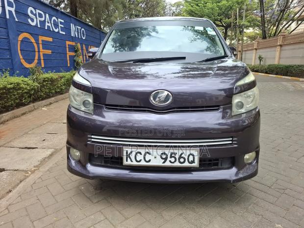 Toyota Voxy X 2WD 8-Seater 2008 Blue
