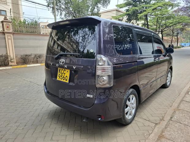 Toyota Voxy X 2WD 8-Seater 2008 Blue