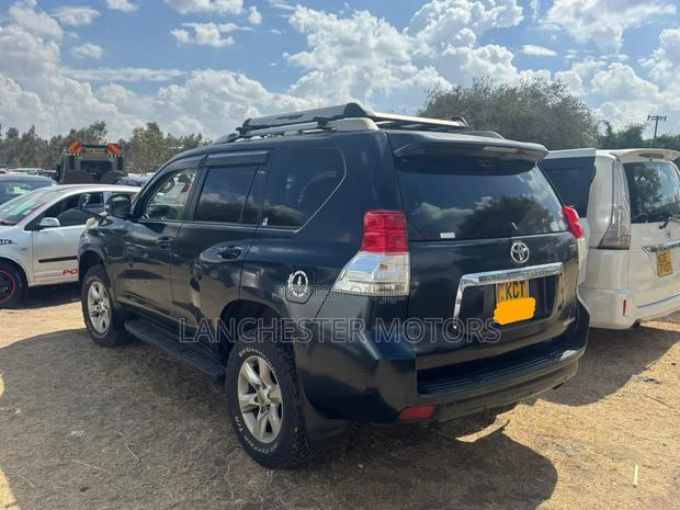 Toyota Land Cruiser Prado 2013 Blue