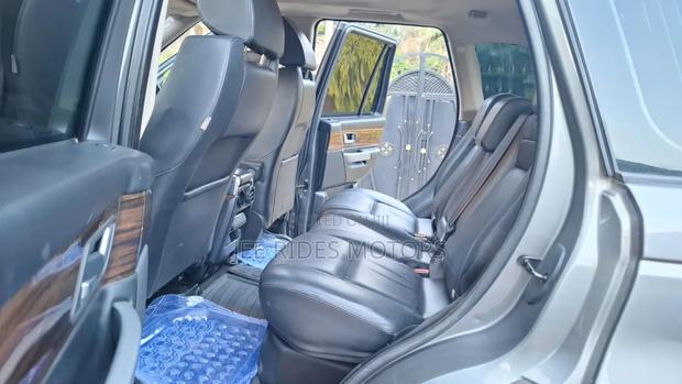 Land Rover Range Rover Sport 2010 Gray