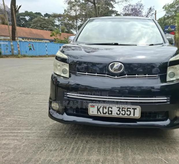 Toyota Voxy 2012 Black