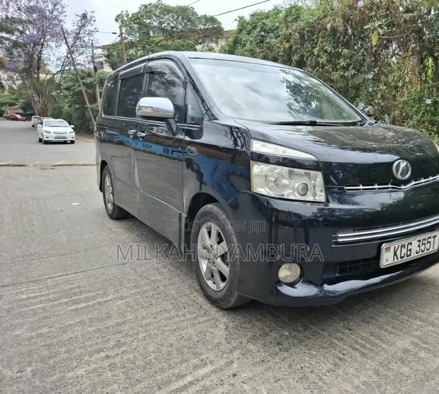Toyota Voxy 2012 Black