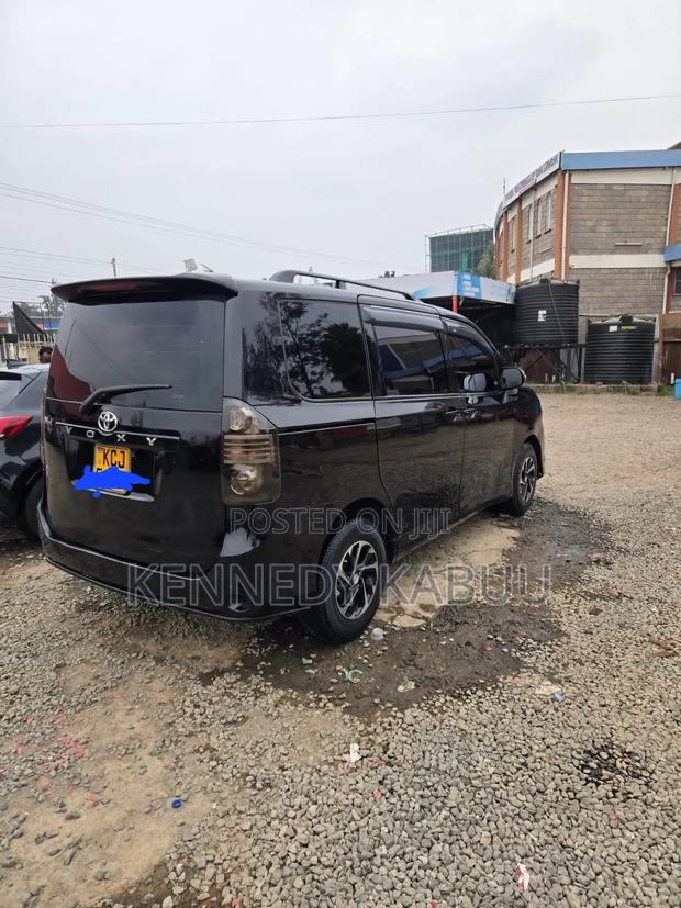Toyota Voxy 2009 Black
