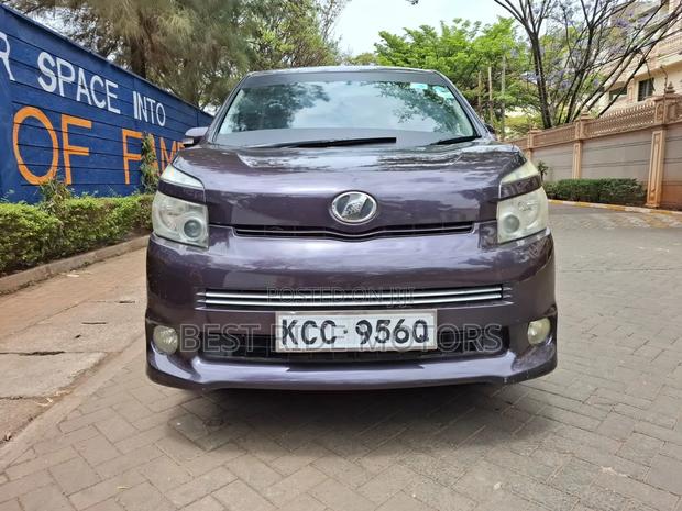 Toyota Voxy 2009 Purple