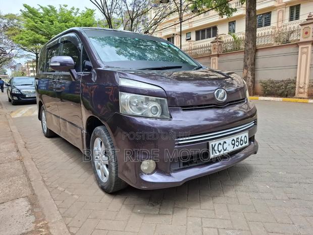 Toyota Voxy 2009 Purple