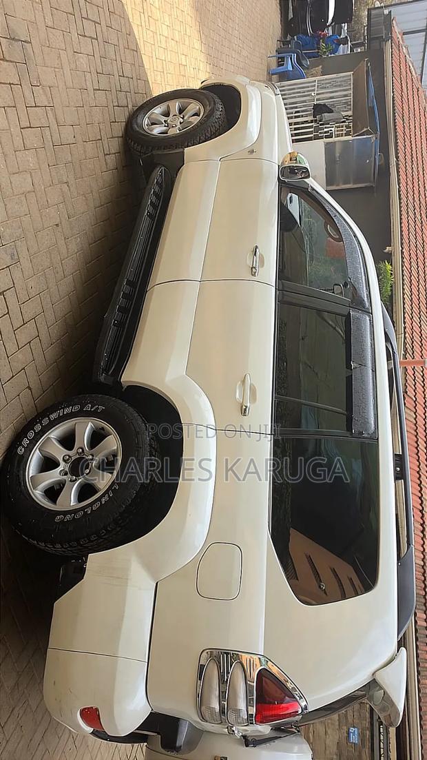 Toyota Land Cruiser Prado 2005 White