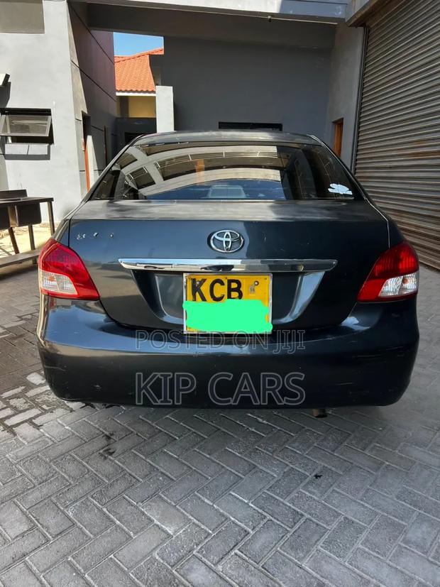 Toyota Belta 2007 Gray